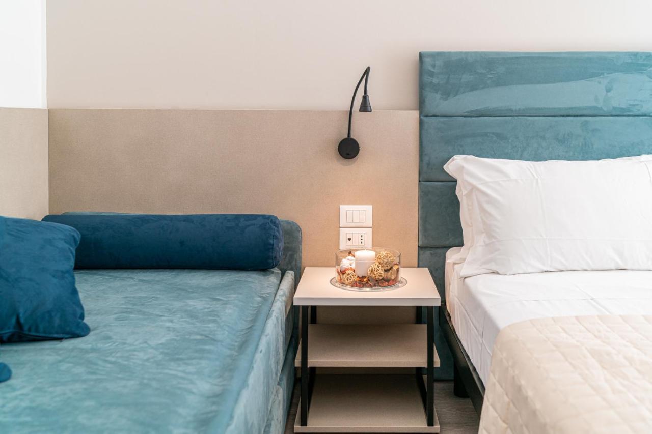 Hotel Pigalle ลิโดดิเยโซโล ภายนอก รูปภาพ
